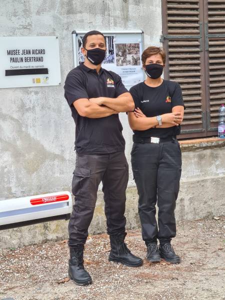 Garde de lieu la nuit avec maître chien dans les Bouches du Rhône