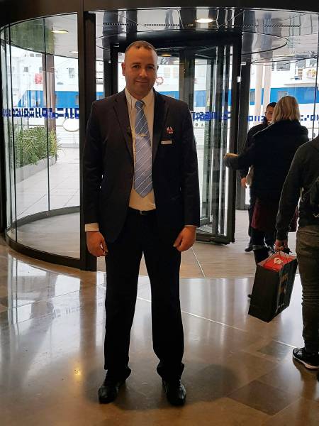 Gardiennage de centre commercial par agent de sécurité AMGS